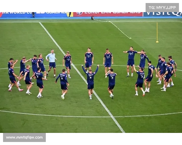 世界杯预选赛克罗地亚斯塔尼希奇抢断后推进 世界杯预选赛克罗地亚斯塔尼希奇抢断后推进